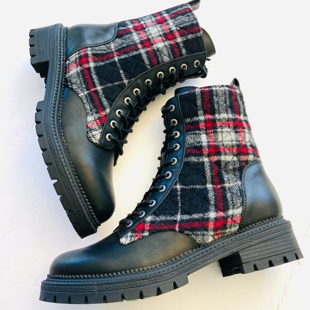 Rock & candy black/red plaid combat boots  7